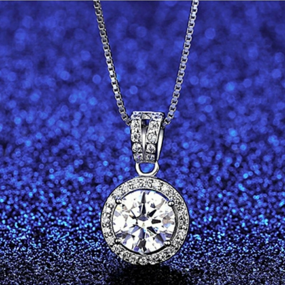 Certified 1ct t.w. Diamond Moissanite Halo